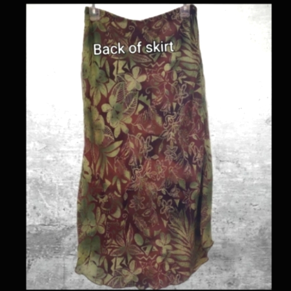 Skirt w/ Jungle Plants Design - Picture 9 of 14